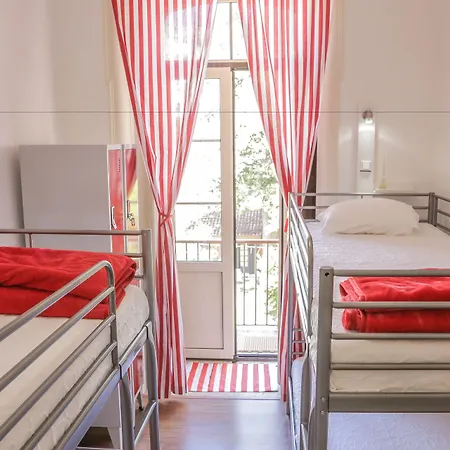 Hostel 402-2