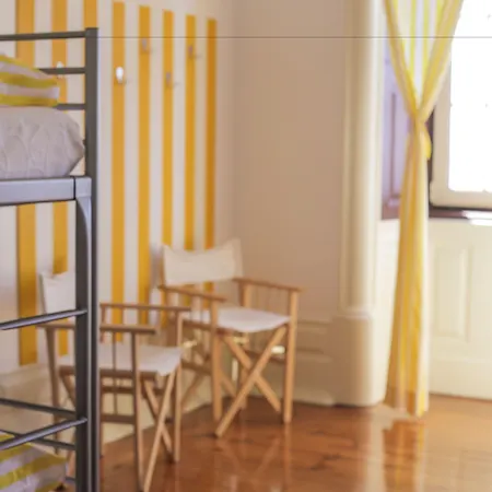 Hostel 402-2